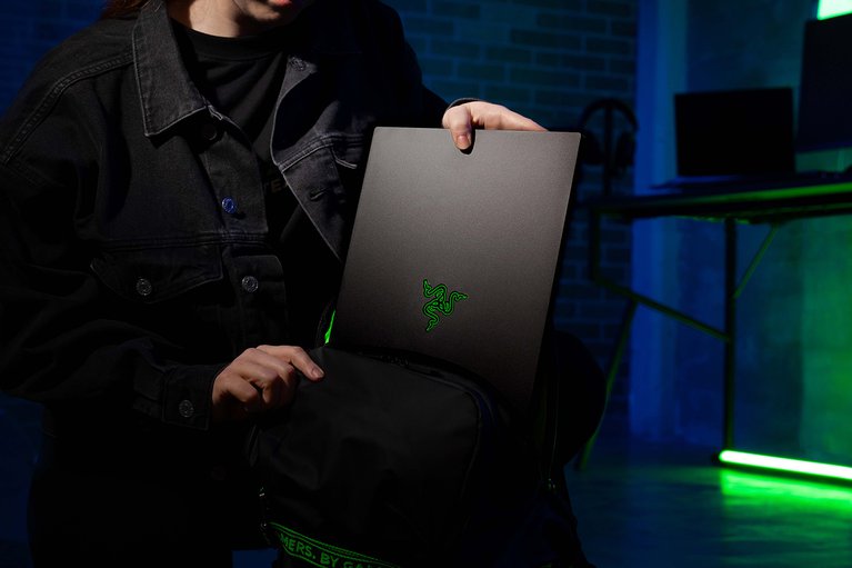 Razer Blade 15 - QHD 240 Hz - GeForce RTX 4070 - 黑色 - 檢視 1