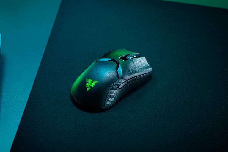 8 Programmable Buttons Chroma Lighting 20K DPI Optical Sensor Razer Viper Ultimate Lightest Wireless Gaming Mouse: Fastest Gaming Switches 70 Hr Battery Classic Black