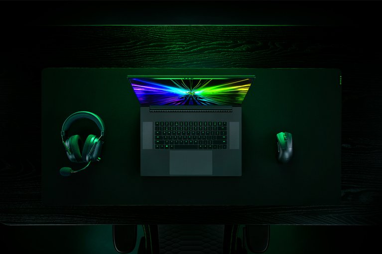 Razer Blade 18 - 4K 200 Hz - GeForce RTX 4090 - Black -view 1