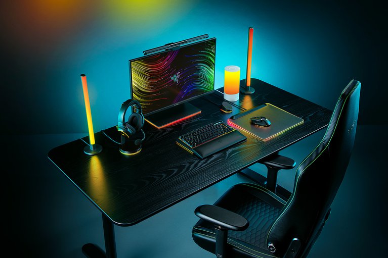 Razer Aether Standing Light Bars -view 1