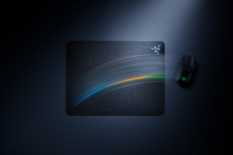 Razer Acari with Extended Exposure Mouse Light Arc - Black Background with Angled Light