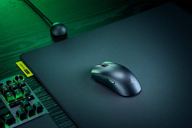 Razer Viper V4 Pro - Black -view 1