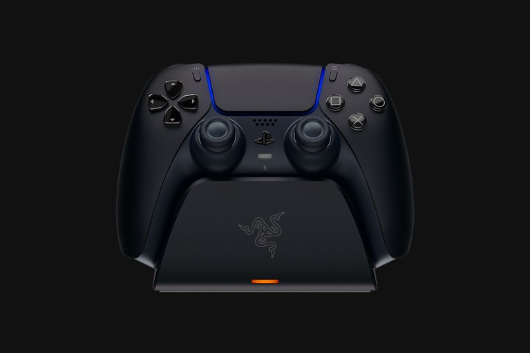 Razer Quick Charging Stand for PS5™  (Black) with Controller