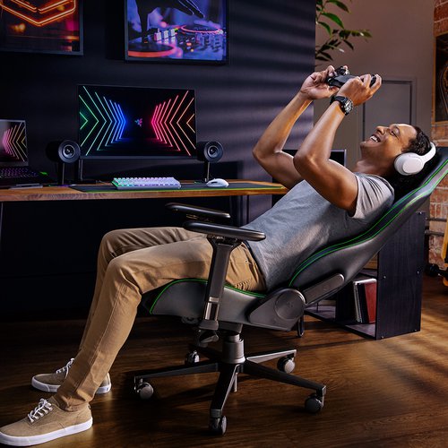 100 Most Wanted Holiday Gifts: Why The Razer Enki Gaming Chair Reigns  Supreme In 2022 - CBS