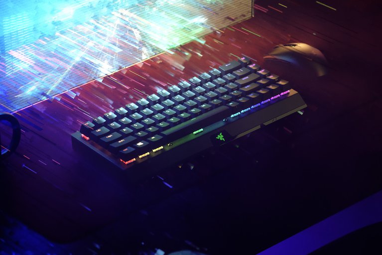 Razer BlackWidow V3 Mini HyperSpeed - Green Switch - US -view 1