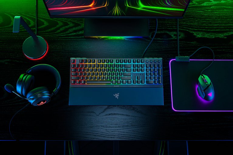 Razer Ornata V3 - CHT - Black -view 1