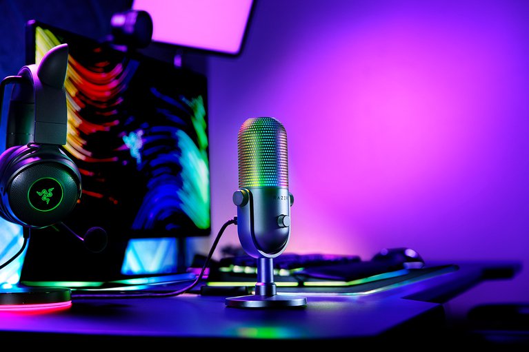 Razer Seiren V3 Chroma - Black -view 1