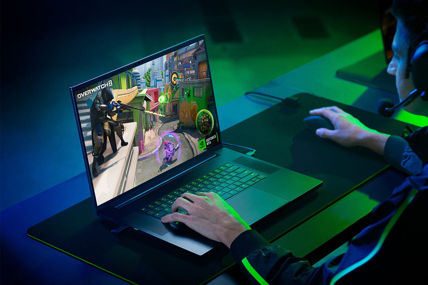 Razer Blade 18 - QHD+ 240 Hz - GeForce RTX 4090 - Schwarz