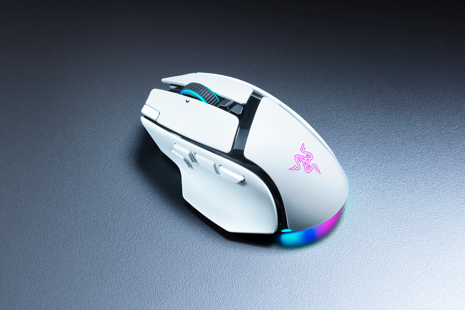Razer Basilisk V4 HyperSpeed - White + Mouse Dock V2 Pro