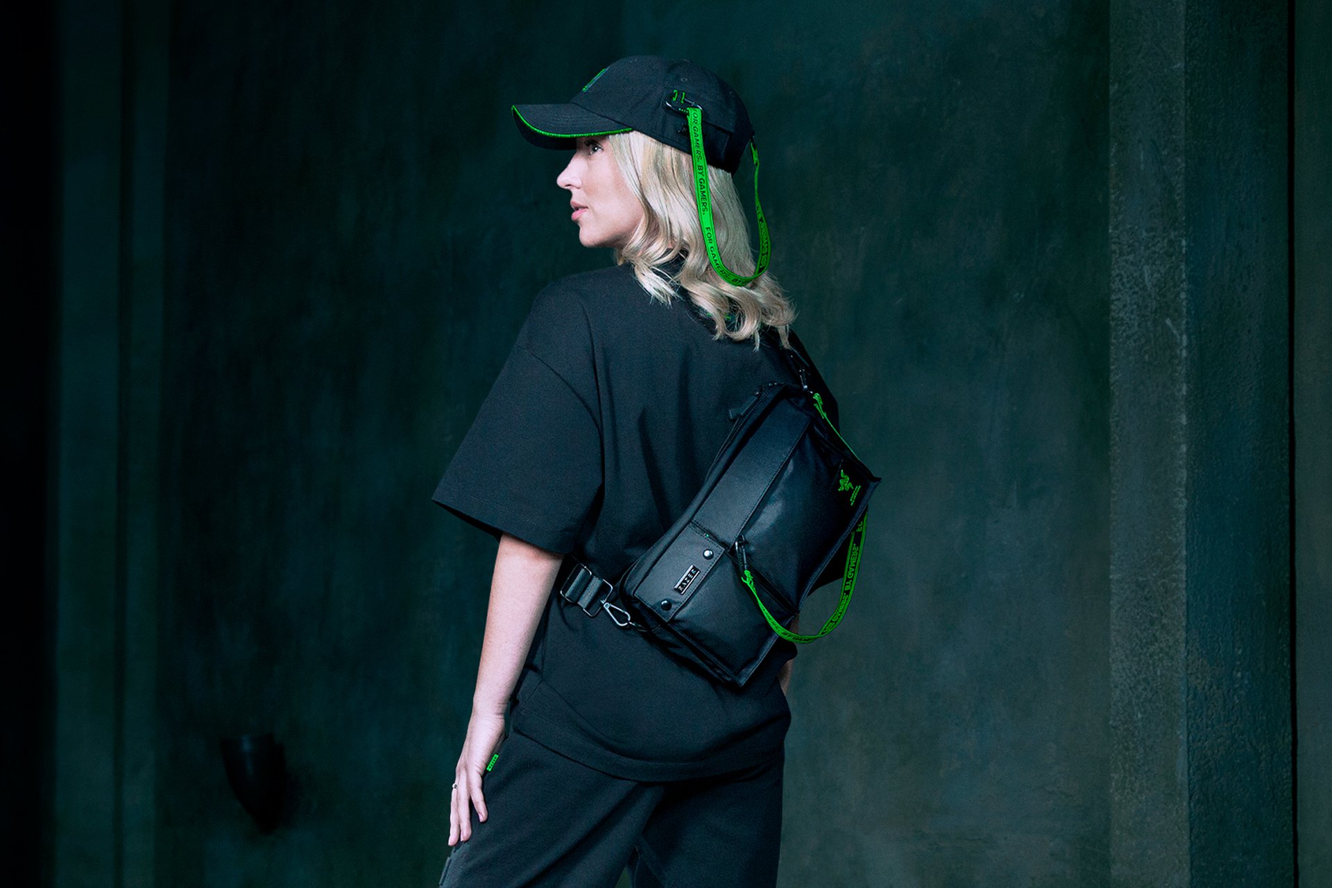 Razer Xanthus Crossbody Bag | アイテム & アパレル