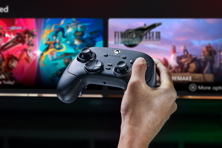 Razer Wolverine V4 Pro -view 1