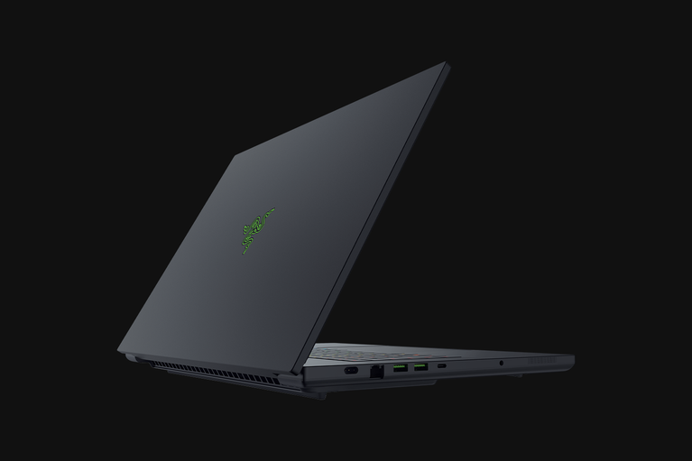 Razer Blade 18 - Dual UHD+ 240 Hz | FHD+ 440 Hz - GeForce RTX 5070 Ti - Black -view 1