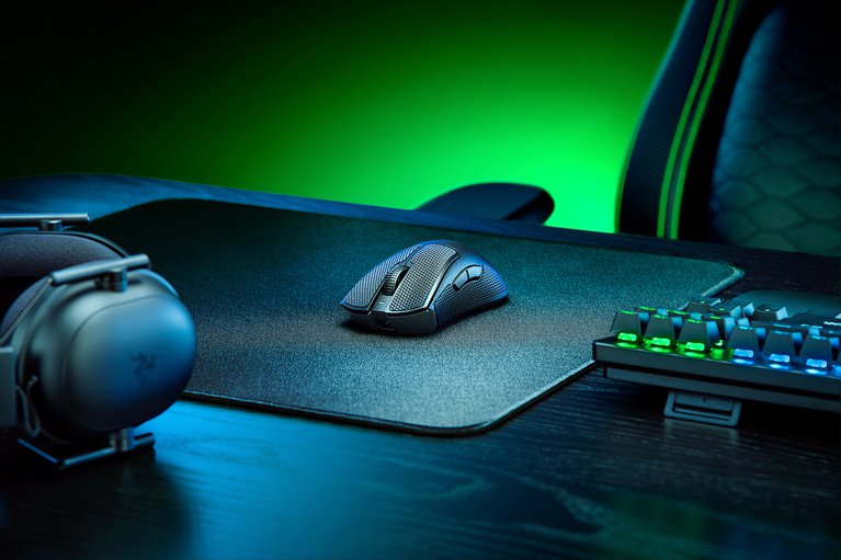 Razer DeathAdder V3 Pro - Black - Classic Base - 1000 Hz -view 1