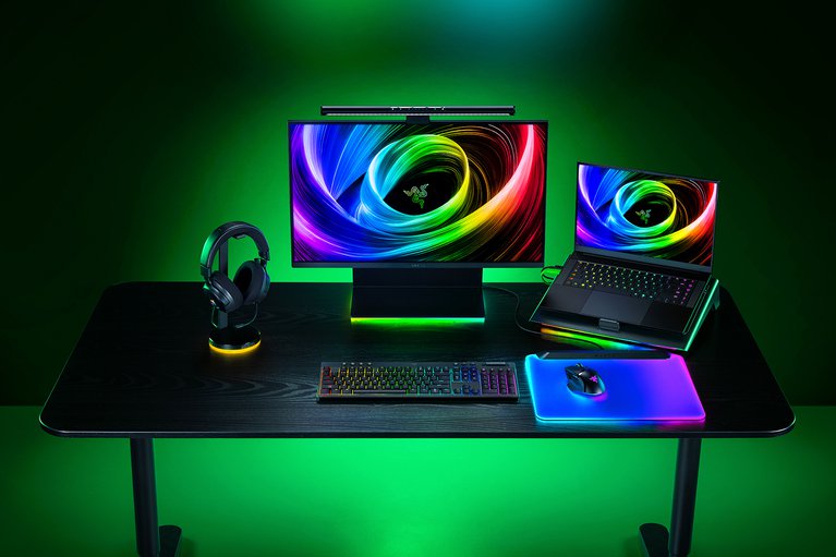 Razer BlackWidow V4 Low-Profile HyperSpeed - Clavier Gaming Mécanique Sans Fil, Switches Orange, Layout US