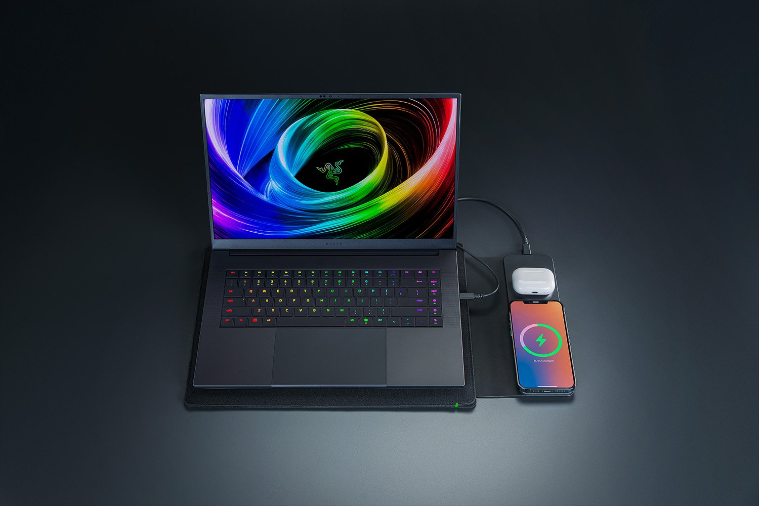 Razer Laptop Sleeve 16 with Wireless Charging for Devices