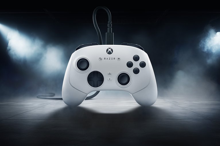 Razer Wolverine V3 Tournament Edition - White -view 1