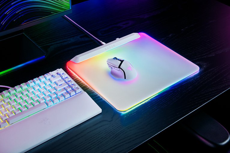 Razer Firefly V2 Pro - Blanca -view 1