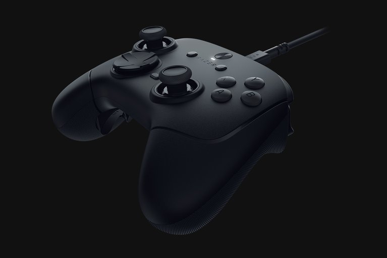 Razer Wolverine V3 Tournament Edition 8K PC - 1 を表示