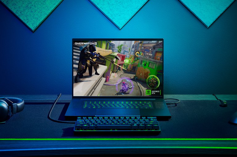 Razer Blade 18 - 4K 200 Hz - GeForce RTX 4090 - Negro -view 1