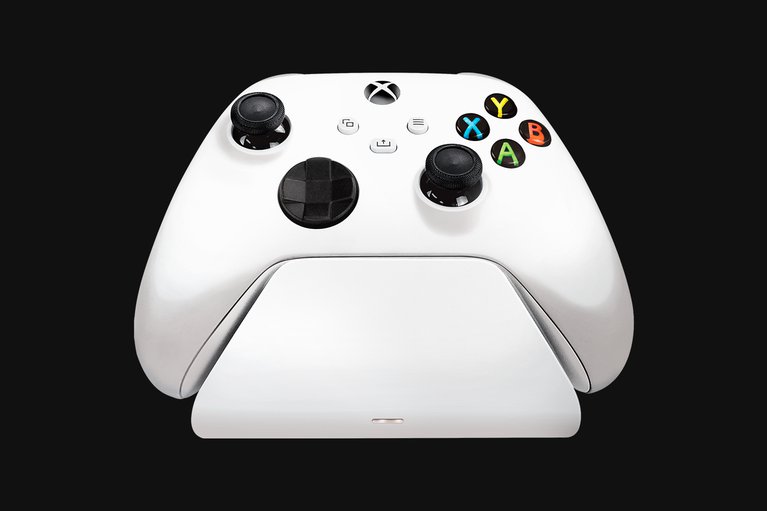 Razer Universal Quick Charging Stand (White) with Controller