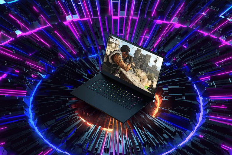 Razer Blade 15 Modèle avancé - Full HD 300Hz - GeForce RTX 2070 Super Max-Q - Noir