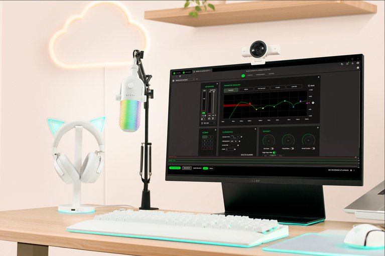 Razer Seiren V3 Chroma 32-Bit DSP - White -view 1