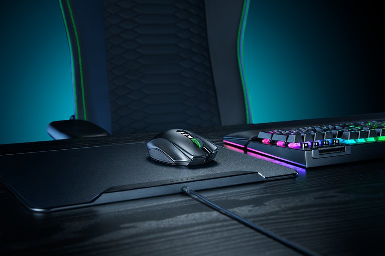 Razer Naga V3 Pro -view 1