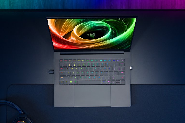 Razer Blade 14 - 3K 120 Hz OLED - GeForce RTX 5060 - 블랙 - 1 보기