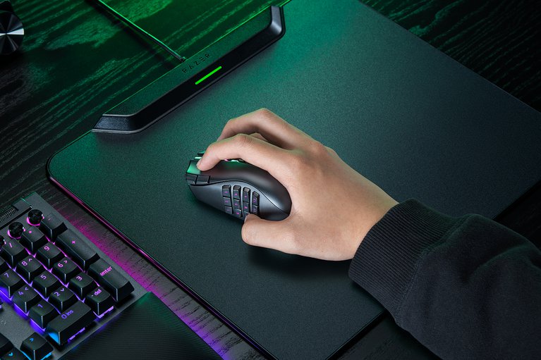 Razer Naga V3 Pro -view 1