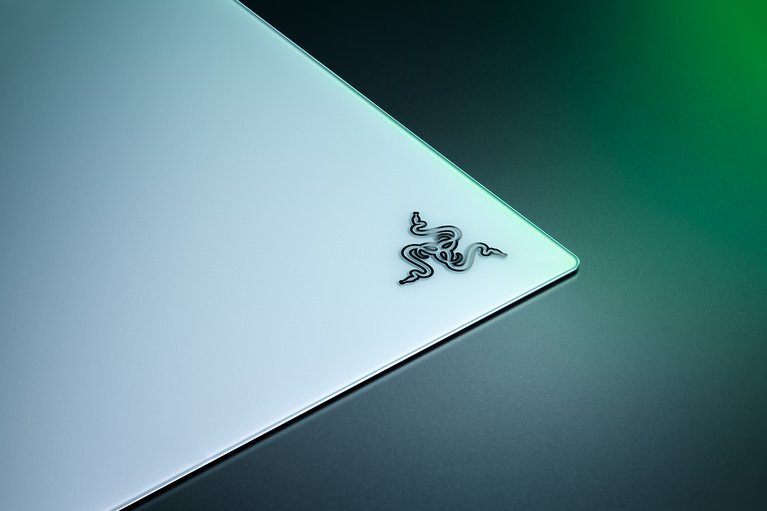Razer Atlas Pro - White -view 1