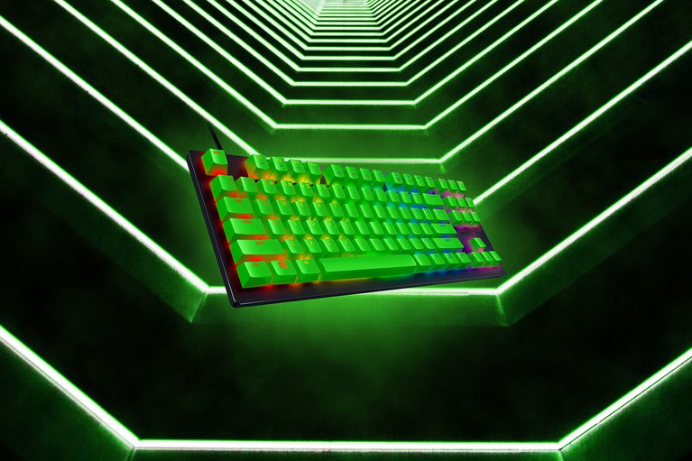 Razer Huntsman TE US (Green Keys) Neon Light Infinite Tunnel (Angled View)