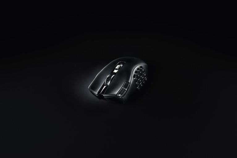 Razer Naga V2 HyperSpeed -view 1