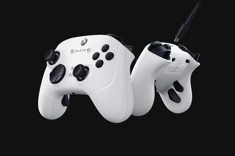 Razer Wolverine V3 Tournament Edition - White -view 1