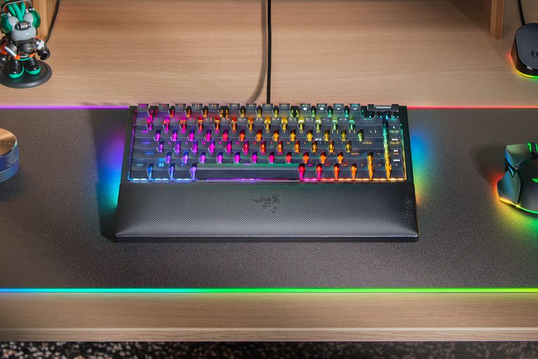 Razer BlackWidow V4 75% - US - Black -view 2