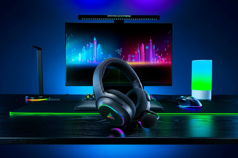 Razer Barracuda X Chroma - Black -view 1