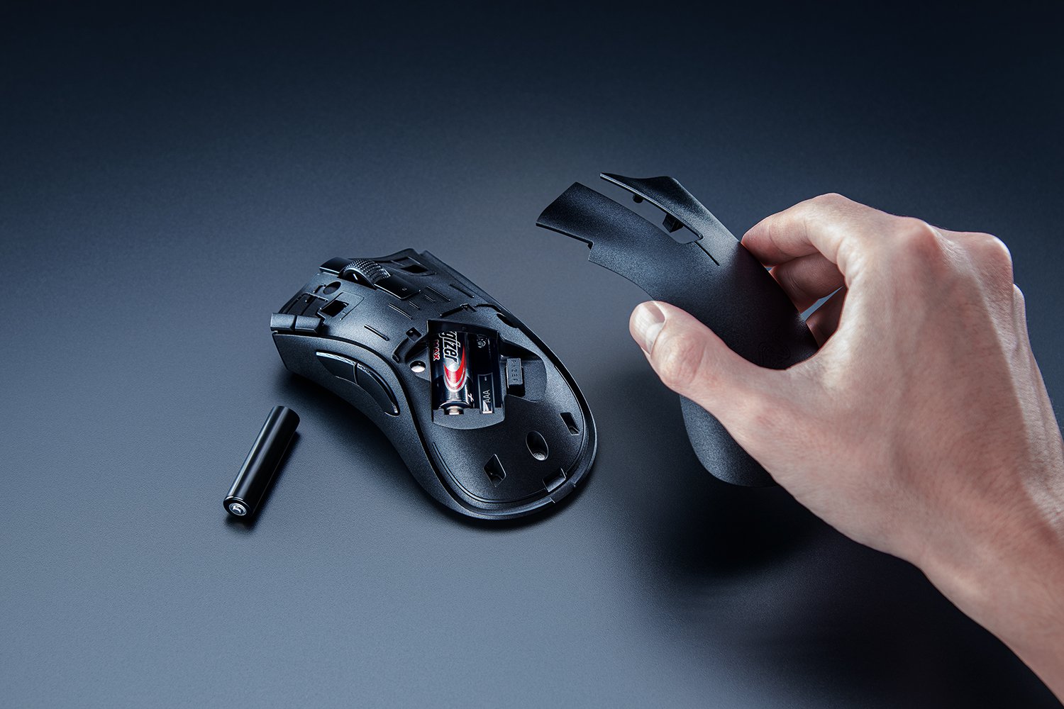 DeathAdder V2 X HyperSpeed Open Battery Port Male Model Hand