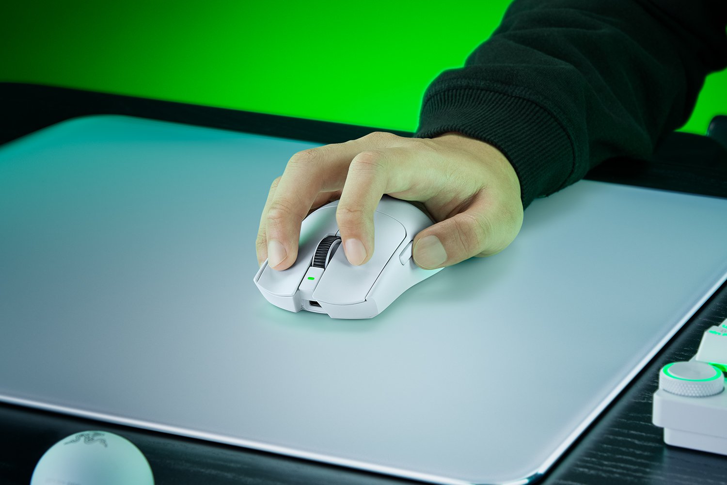 Razer Viper V4 Pro - White