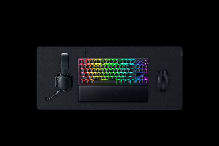 Razer Huntsman V3 Pro TKL + Viper V3 Pro + BlackShark V2 Pro + Strider XXL Bundle - 檢視 1