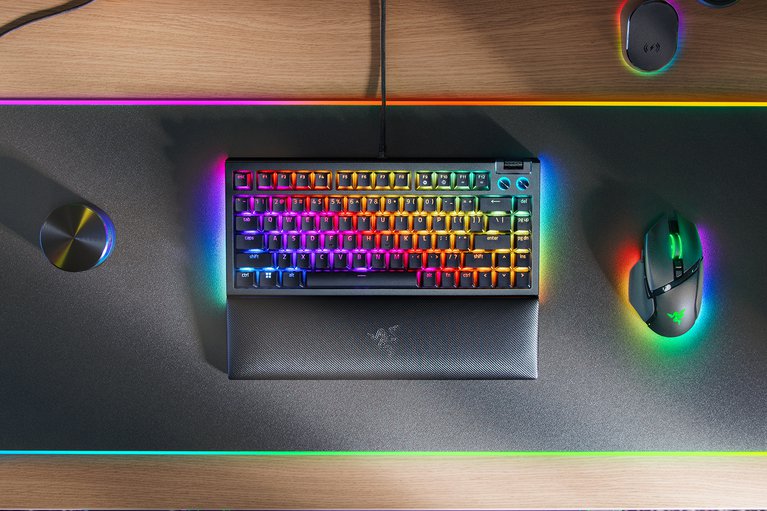 Razer BlackWidow V4 75% - US (ISO) - Negro -view 1