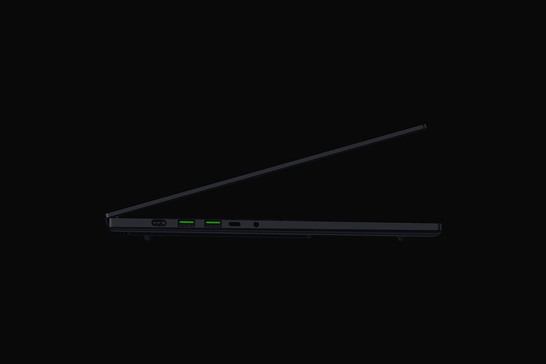 Razer Blade 16 - QHD+ 240 Hz OLED - GeForce RTX 5090 - Black -view 1