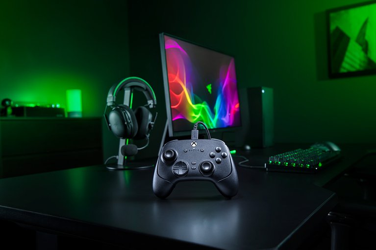 Razer Wolverine V4 Tournament Edition -view 1