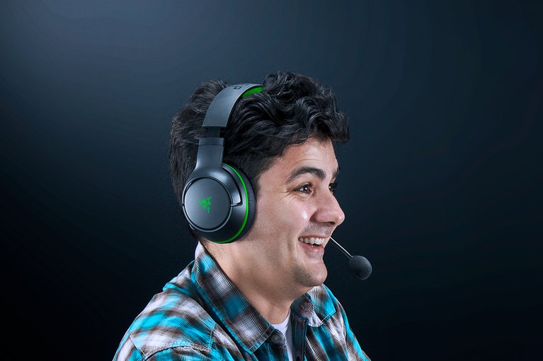 Razer Kaira for Xbox (Black) Male Model