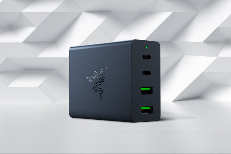 Razer USB-C 130W GaN Charger (Black) - White Surface Tesselated Background