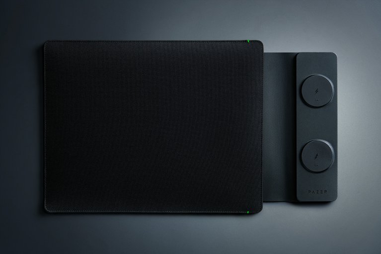 Razer Laptop Sleeve 16 with Wireless Charging for Devices -view 1