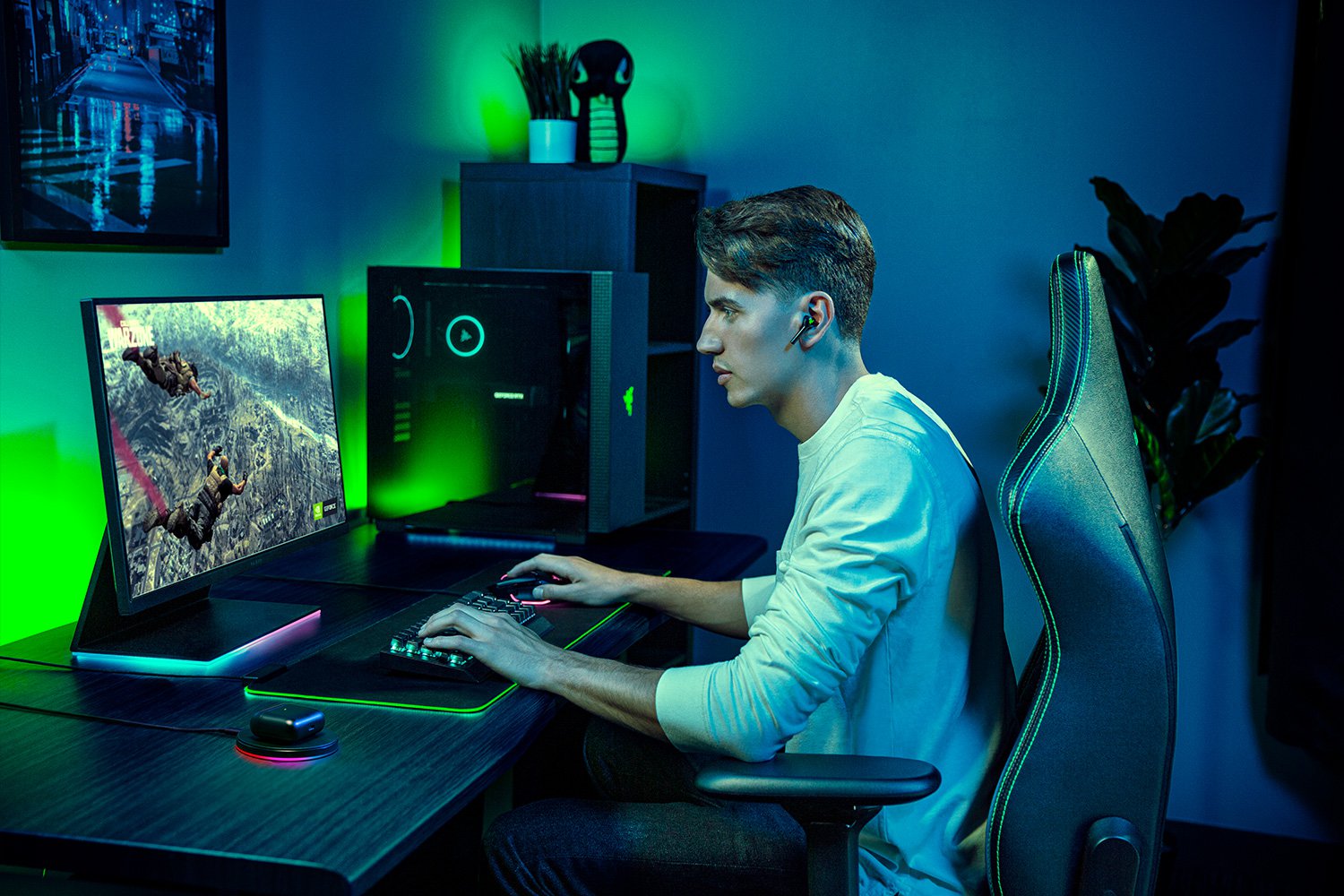 https://assets3.razerzone.com/f_wFK0MZIWmFsFMHkgV6OHHTGuQ=/1500x1000/https%3A%2F%2Fmedias-p1.phoenix.razer.com%2Fsys-master-phoenix-images-container%2Fhce%2Fh97%2F9622008070174%2F230530-hammerhead-pro-hyperspeed-1500x1000-2.jpg