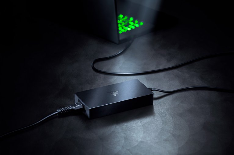 Razer Power Adapter 180W Laptop Connected