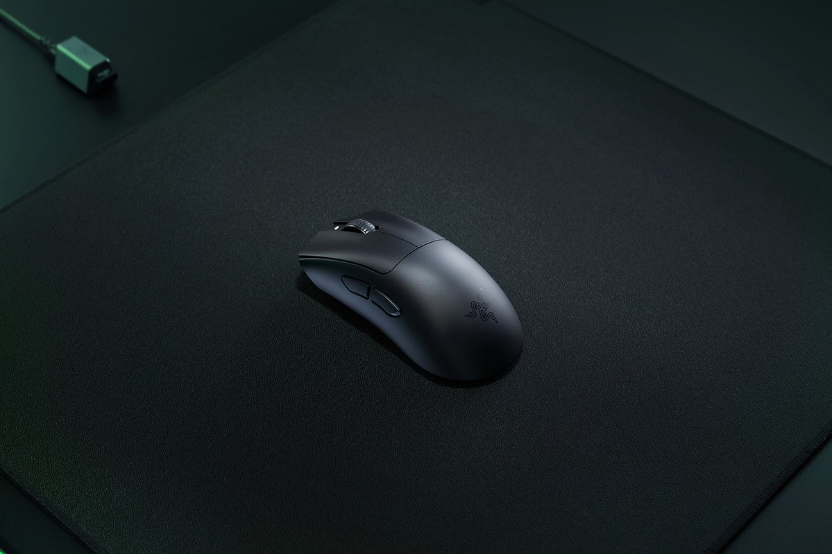 Buy Razer DeathAdder V3 HyperSpeed | Gaming Mice | Razer.com