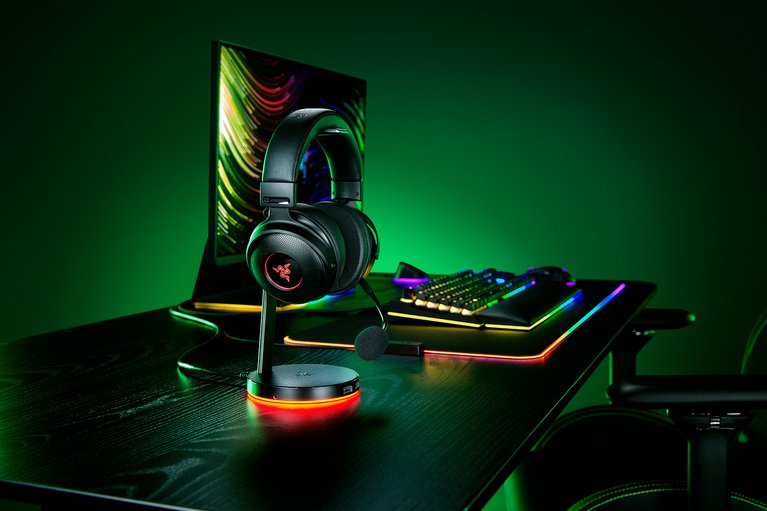 Razer Base Station V2 Chroma - Black -view 1