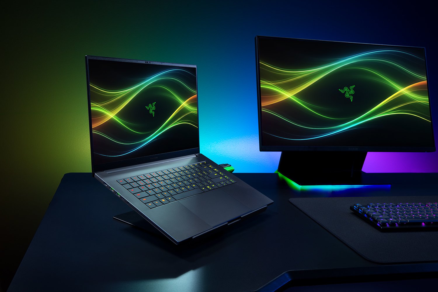 Razer Blade 16 - QHD+ 240 Hz OLED - GeForce RTX 5090 - Black