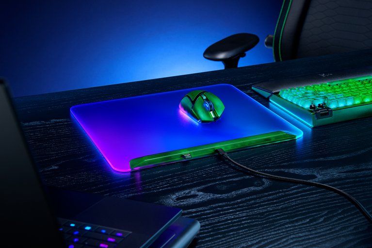 Razer Firefly V2 Pro - Phantom Green Edition -view 1